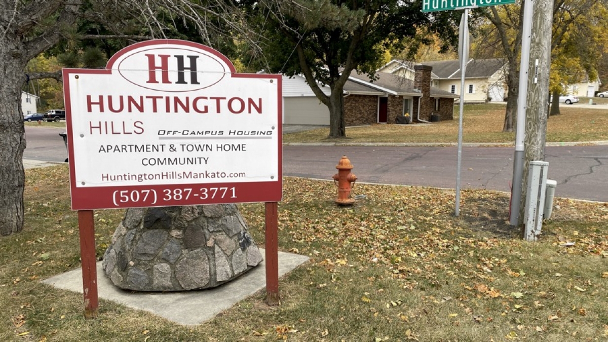 Hhills Sign Ad